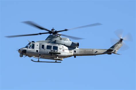アメリカ海兵隊 Bell Uh 1n Twin Huey 169102 厚木飛行場 航空フォト By Flankerさん 撮影2021年