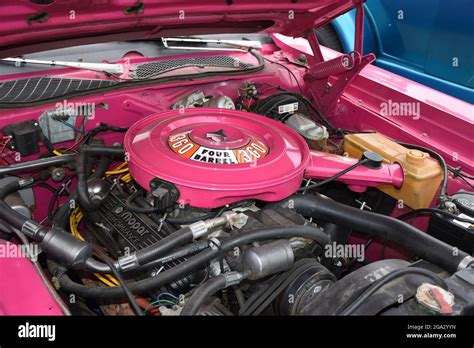 360 Dodge Engine Hi Res Stock Photography And Images Alamy