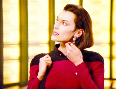 Ensign Ro Laren Michelle Forbes And Her Traditional Bajoran Earpiece Star Trek The Next