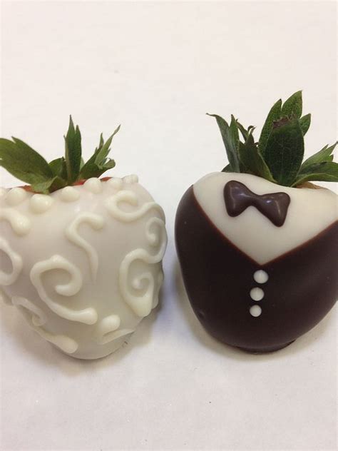 Bride And Groom Chocolate Covered Strawberries 3370 Chocolate Covered