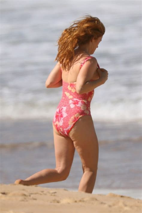 Isla Fisher Showed Off Her Sexy Ass In A Bikini On The Beach The Fappening