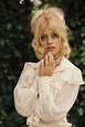 goldie hawn pixie - Google Search | Famous blondes, Goldie hawn, Fashion