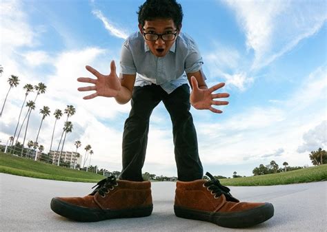 18 Cool Ideas For Forced Perspective In Photography