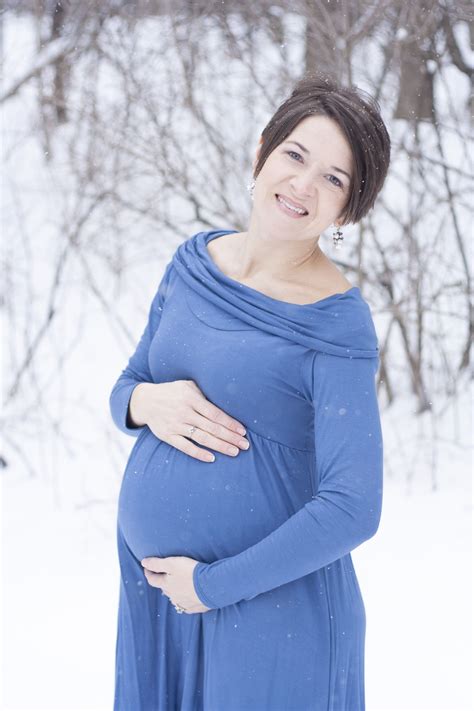 Winter Maternity Portraits | Winter maternity photos, Winter maternity, Maternity portraits