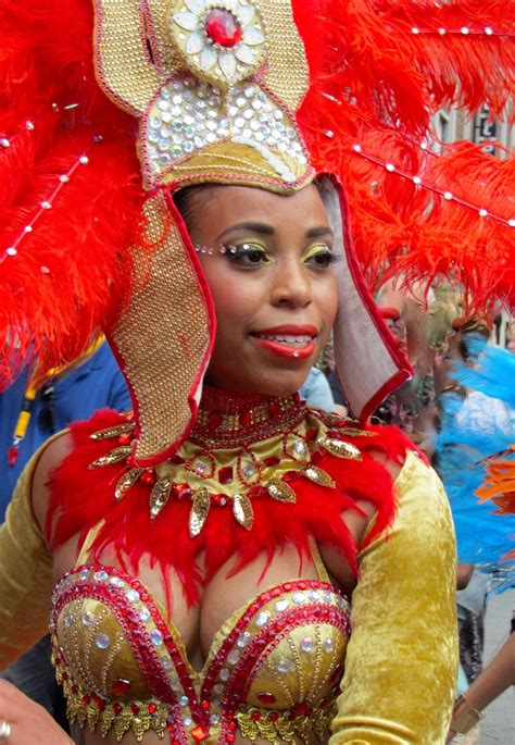 banco de imagens mulher dança carnaval parada festival rotterdam feliz festa sexy