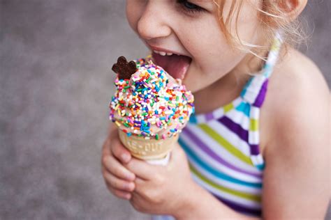 Seven Steps For The Perfect Ice Cream Eating Experience According To