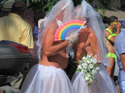Cuban Leader Supports Same Sex Marriage Al Bawaba