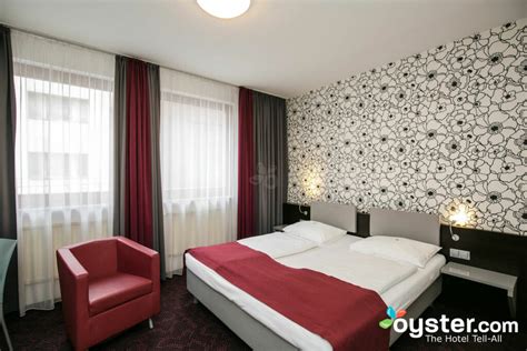 Linke wienzeile 224, vienna, vienna 1150. Star Inn Hotel Wien Schonbrunn, by Comfort - Lobby Bar at ...