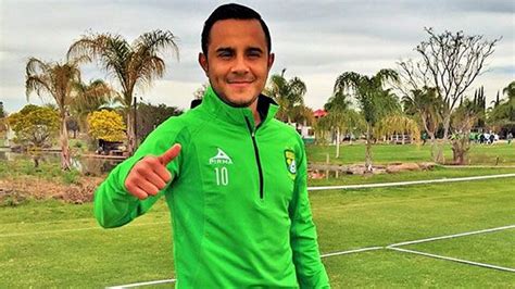 El chapito montes puede literalmente cambiar cualquier encuentro con una jugada, un pase o un cobro de tiro libre, su desequilibrio y habilidad con el balón lo hacen un referente absoluto del. La vida de los 'esmeralda' del León con 'Chapo Montes' y ...