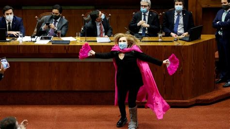 Naruto run pamela jiles gif. Pink-caped Chilean deputy brings lawmakers to their feet ...