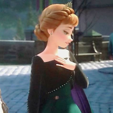 Images With Anna In Her New Look Of Queen Of Arendelle