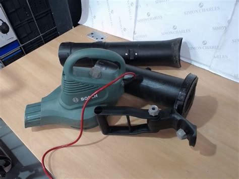 Details zu bosch universal garden tidy leaf blower vacuum 06008b1070 electric 240v i have owned 3 other garden vac/blowers before and this is the best by far. Lot 6746: BOSCH HOME AND GARDEN 06008B1070 UNIVERSAL ...