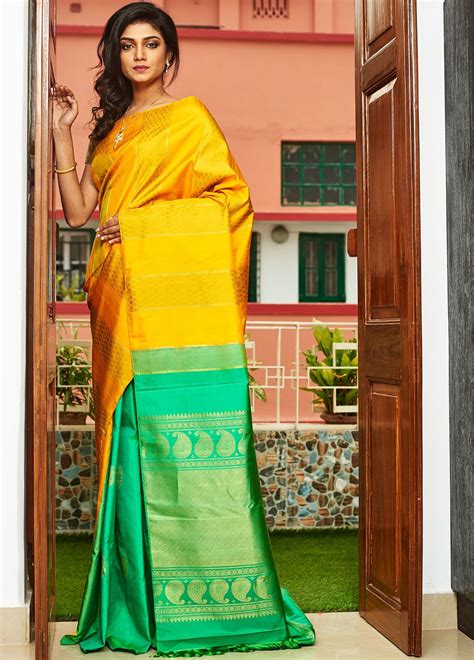Yellow And Green Kanjivaram Handloom Pure Silk Saree With Blouse