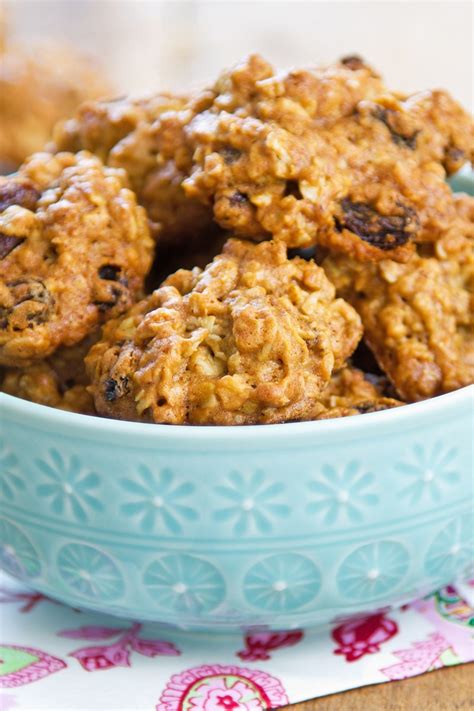Weight watchers recipes come with a value called smartpoints and the meals with higher in sugar and weight watchers points: Oatmeal Raisin Cookies (Weight Watchers) | KitchMe