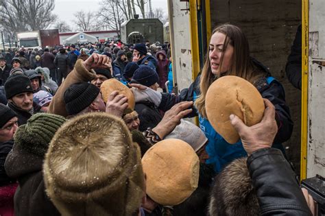residents take cover as ukraine border battles reignite conflict the new york times