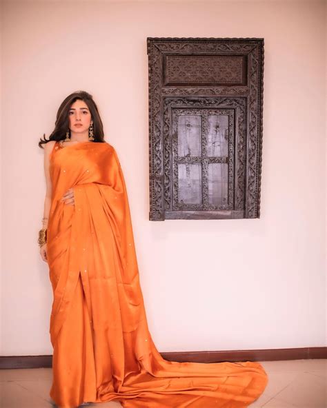 Mariyam Nafees Shines In Backless Saree