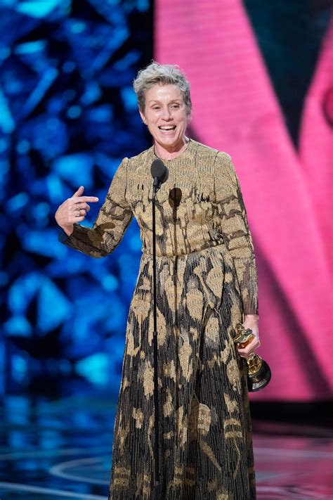 Film nomadland pokonał 17 innych tytułów ubiegających się o główną nagrodę festiwalu. 7 Times Frances McDormand Rewrote Hollywood's Beauty Rules ...