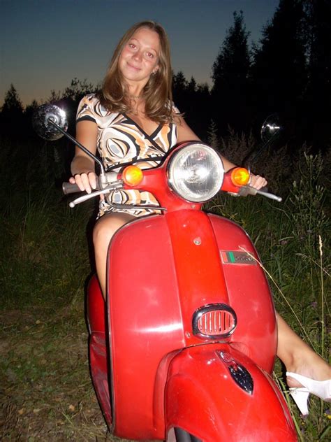 Chubby Girl Naked On Scooter Redbust Free Download Nude Photo Gallery