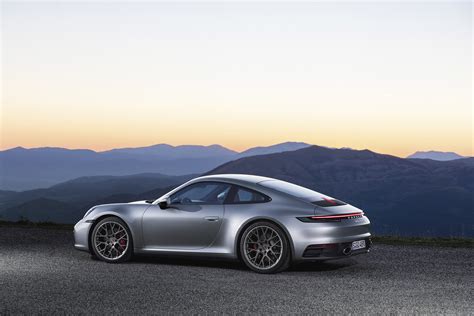 photo PORSCHE 911 (992) coupé 2019 - Motorlegend.com