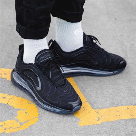 Faut Il Acheter La Nike Air Max 720 Noire Triple Black Ao2924 007