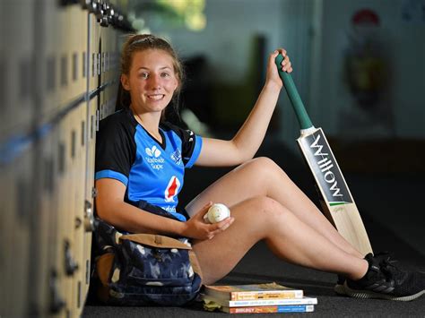 Darcie Brown Teenager Signs With Adelaide Strikers The Advertiser