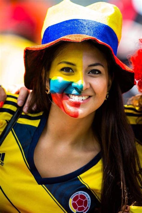 Pin By Ly On World Cup 2018 Football Girls Hot Football Fans World Cup