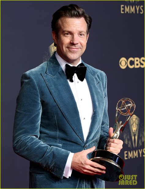 Ted Lassos Jason Sudeikis Wins His First Emmy Calls Out Snls Lorne