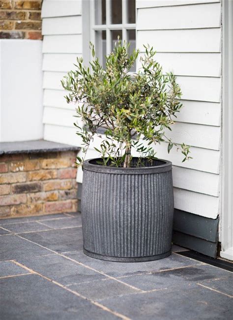 How big is a flower pot? Extra Large Vence Planter | Large outdoor planters ...
