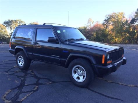 Honda, bmw, toyota seats and bench from a 1998 2 door xj for sale. 1998 Jeep Cherokee Sport 2 Door 5 Speed Manual Trans CLEAN ...