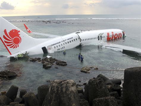 Investigators Probe Jets Crash Into Sea In Bali Cbs News