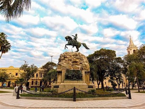 Plaza 25 De Mayo Ciudad De Corrientes