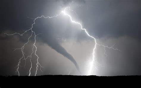 Craziest Storm Chaser Photos Of Tornado Season Cbs News