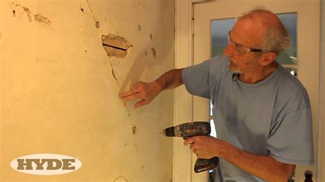 How To Repair Cracks In Plaster Walls And Ceilings