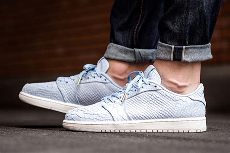 In fact, it even found an audience among athletes in other. Air Jordan 1 Low Swooshless Ice Blue Release Date ...