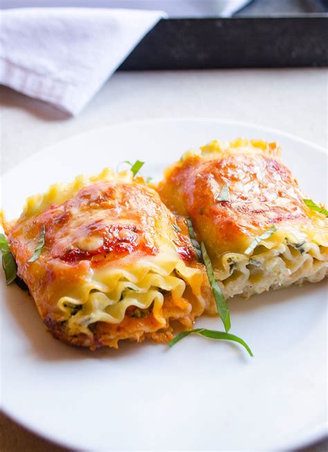 Giadas Essential Italian Dishes Lasagna Rolls Giadzy In 2021