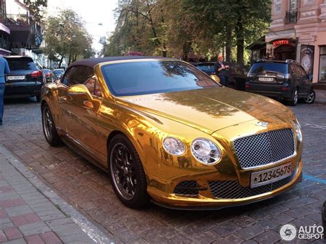 Pin By Vincent Chong On Vehicles Gold Bentley Bentley Gold Car