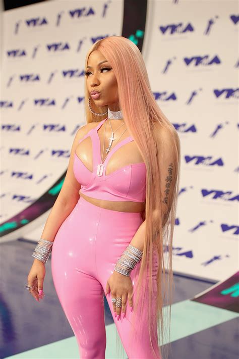 Nicki Minaj Long Pink And Blonde Hair 2017 Mtv Vmas Lingerielook Outfit Nicki Minaj Blonde