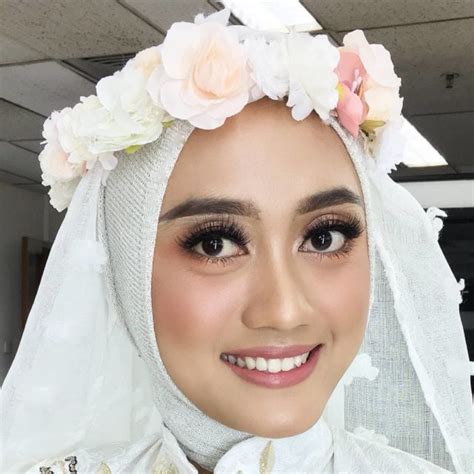 Ide Wedding Hijab Do Dengan Mahkota Bunga