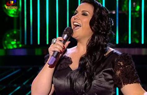 Encuestas supervivientes 2021, votaciones supervivientes 2021, favoritos, nominaciones la revista sálvame publica en su portada unas imágenes en las que aparecen katia aveiro y abraham. El cambio físico de Katia Aveiro la hermana de Cristiano ...