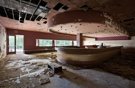 Photographer Captures The Haunting Beauty Of Abandoned Hotels