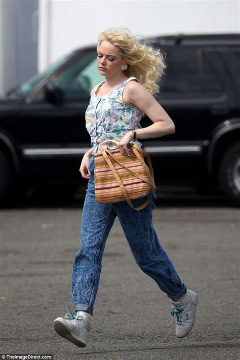 Emma Stone Is Transformed Into An 80s Blonde Bombshell Daily Mail Online