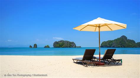 A sandy beach is about 5 minutes' walk from the resort. Tanjung Rhu - Everything you need to know about Tanjung Rhu