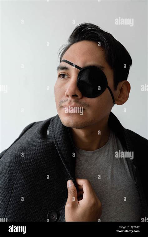 Man Wearing An Eye Patch Hi Res Stock Photography And Images Alamy