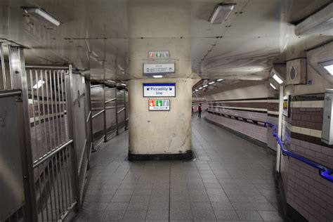 Dsc0129 Arsenal Underground Station 6 April 2023 Built Flickr