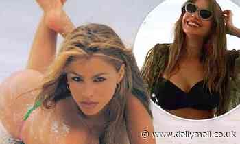Sofia Vergara Flaunts Ample Cleavage In Topless Bikini Snap From S For Throwback Thursday