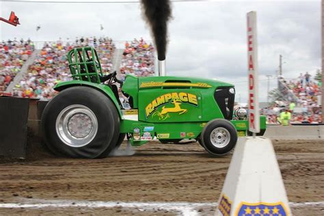 Welcome To Pulltown Truck And Tractor Pull Tractor Pulling Truck Pulls