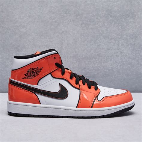 Jordan Air Jordan 1 Mid Se Shoe Dropkick