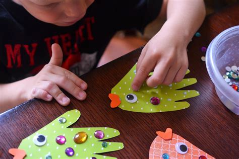 30 Diy Puppet Ideas To Make A Puppet For Your Kids Easy Crafts For