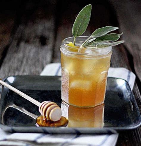 5 Fall Inspired Cocktails To Keep You Warm All Season Thanksgiving Cocktail Recipes