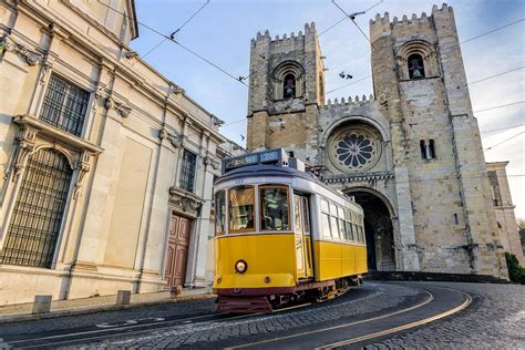 Grote online catalogus met plaatsingen met foto's. Wandeling Lissabon, route langs de bezienswaardigheden + kaart